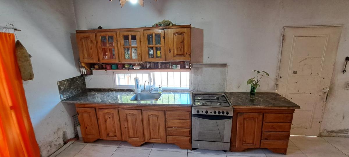 Casa de 5 amb. a la Venta en B° La Unión Ezeiza