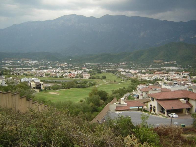 TERRENO RESIDENCIAL EN PORTAL DEL HUAJUCO