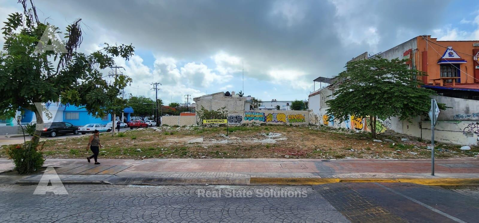 Terreno en  Venta, 900 m2, Comercial/Hab, Av. Yaxchilan, SM 22, Cancun Centro