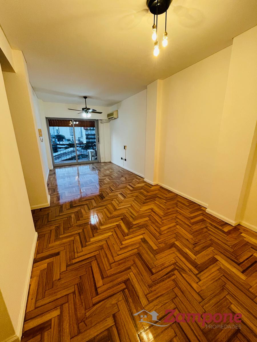 Venta Departamento 2 ambientes con balcon  y cochera en las lomitas Lomas De Zamora