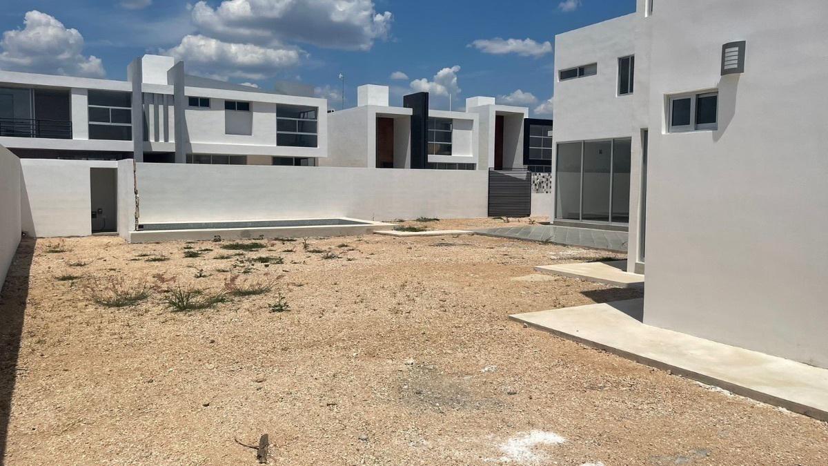 Casa estilo moderno en venta y renta en Conkal, Mérida