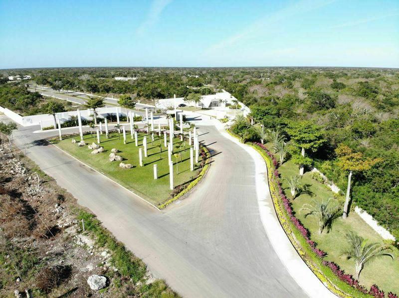 Terrenos en venta en Merida, con amenidades y privada. En Temozon Norte (Construye de inmediato)