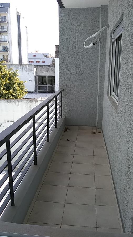 Dpto 2 amb, Piso 3º B, 47 m2 total, a estrenar, c/ balcón lateral, Monte Castro