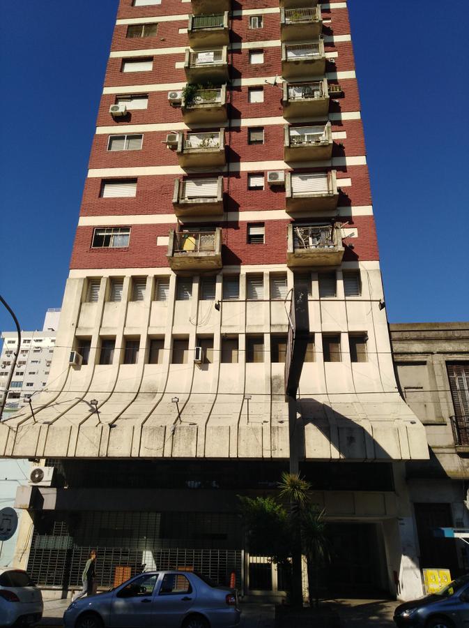 Departamento 2 ambientes en venta en Quilmes