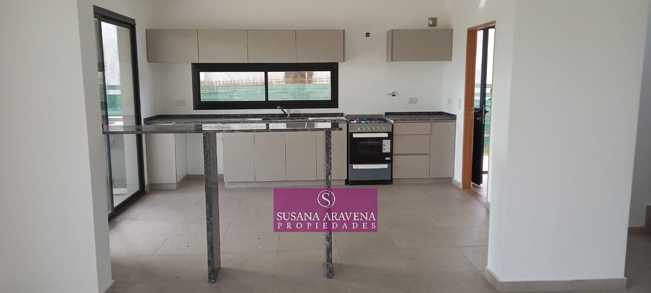 Casa en venta y alquiler en Puertos del Lago Barrio Araucarias