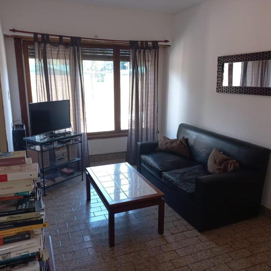 Departamento de 3 ambientes en planta baja con cochera