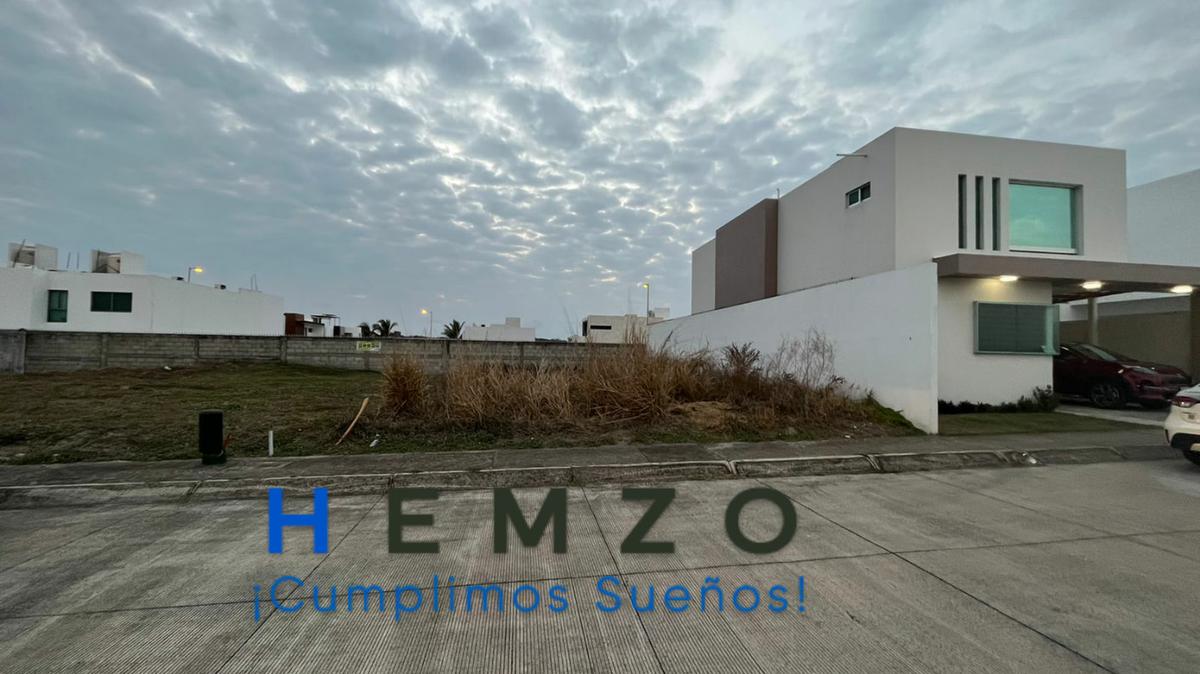 Venta de Terreno en Fraccionamiento Real Mandinga