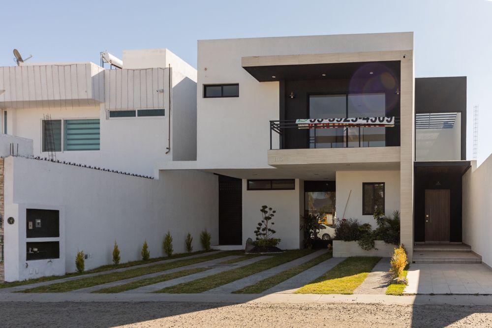 Hermosa Residencia en Real de Juriquilla, Gran Jardín, 3 Recamaras, Roof Garden