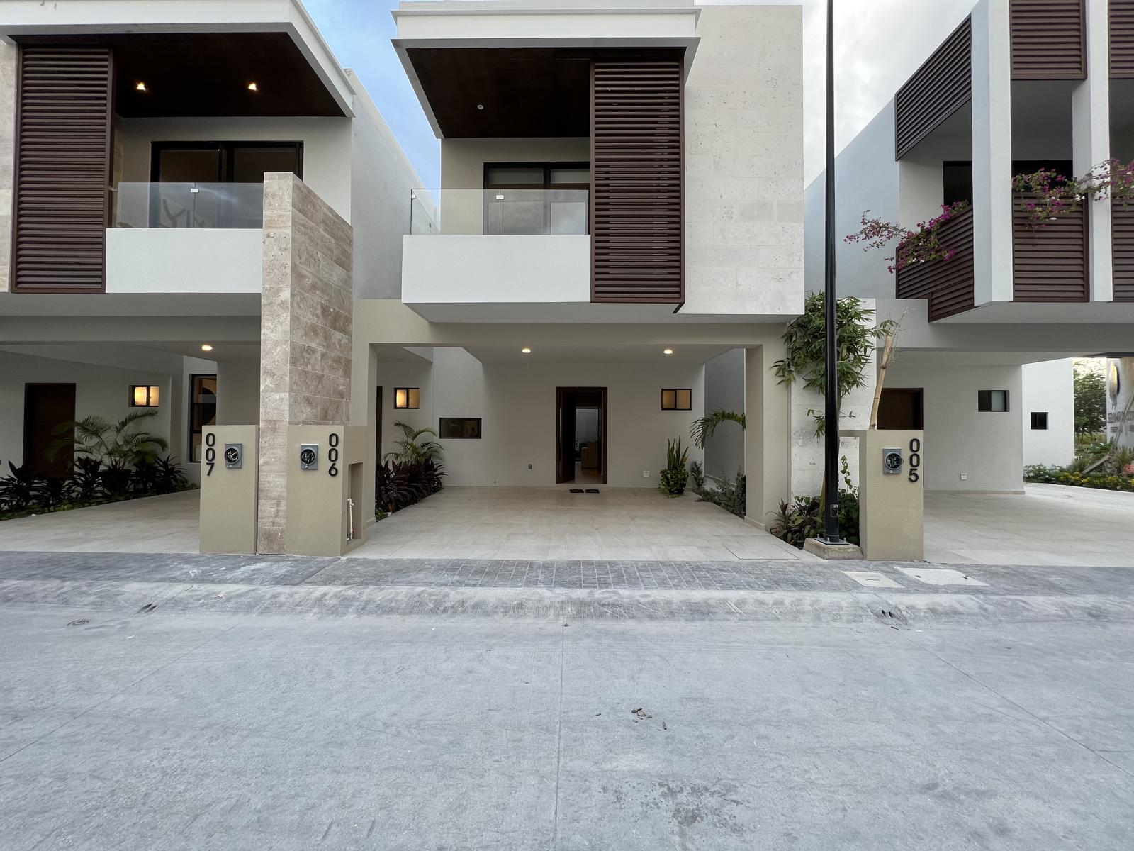 Casa en venta en Playa del Carmen colonia Selvanova