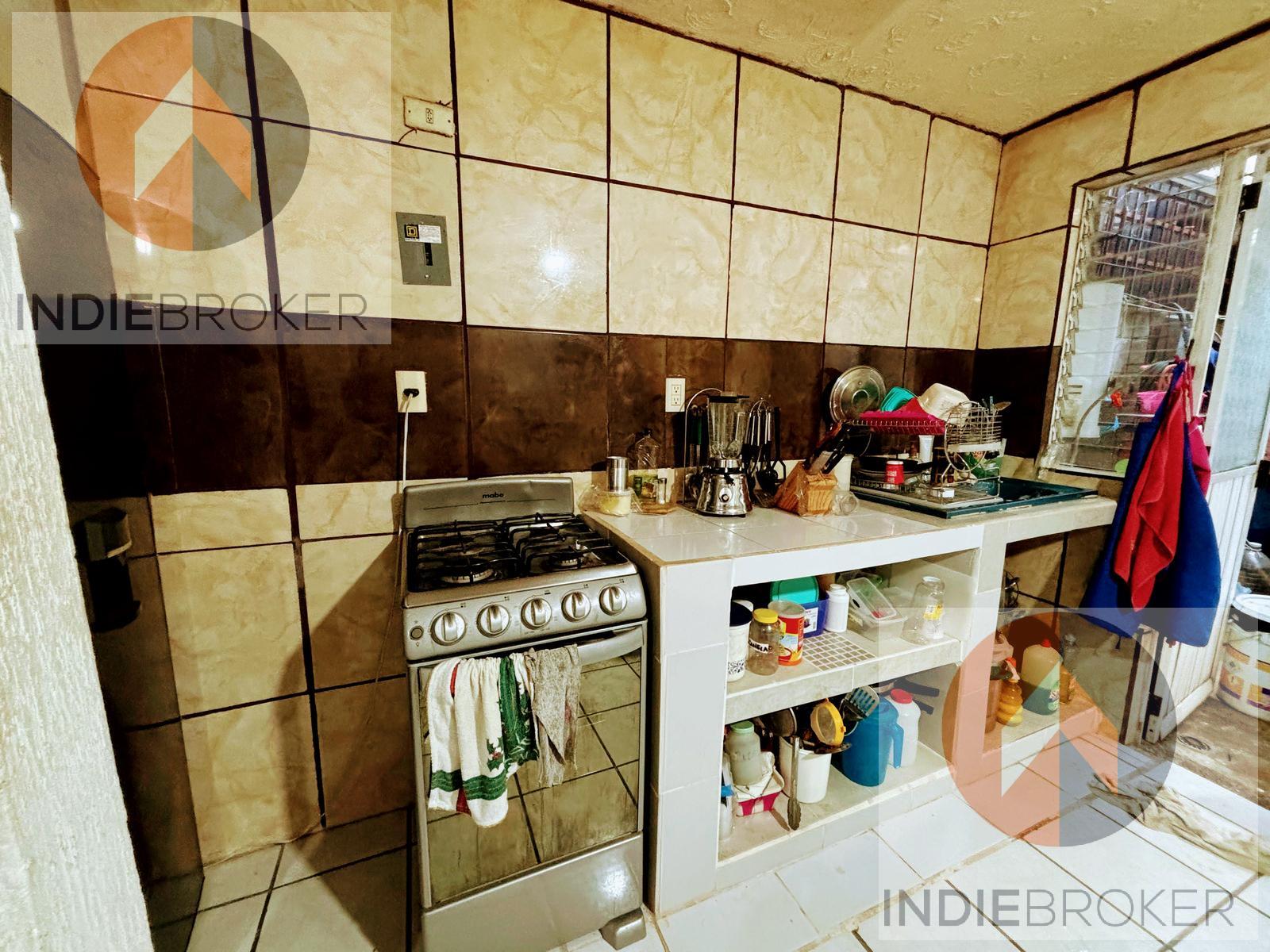 Casa en  Venta Valle Delta terreno excedente , recamara planta baja con baño zona Sur Leon Gto.