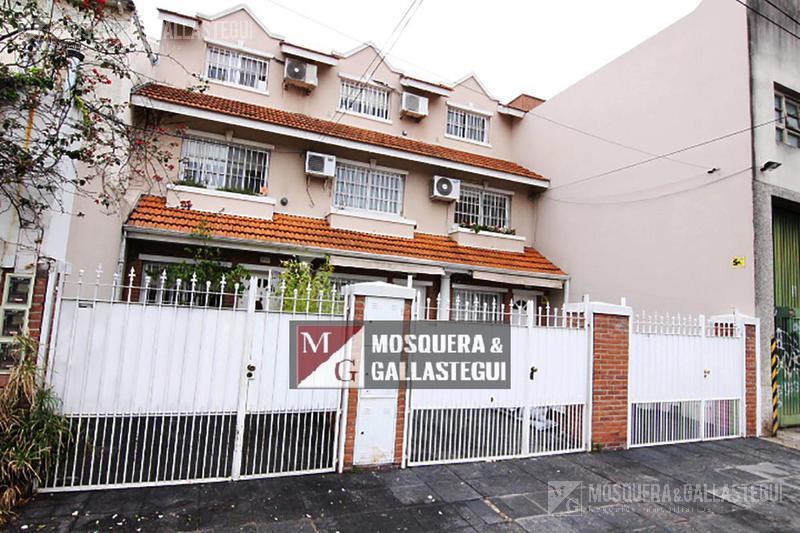 Triplex en venta en La Lucila.