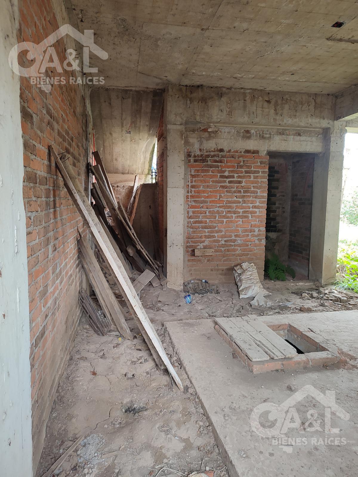 Terreno en Venta con Construcción en Obra Negra