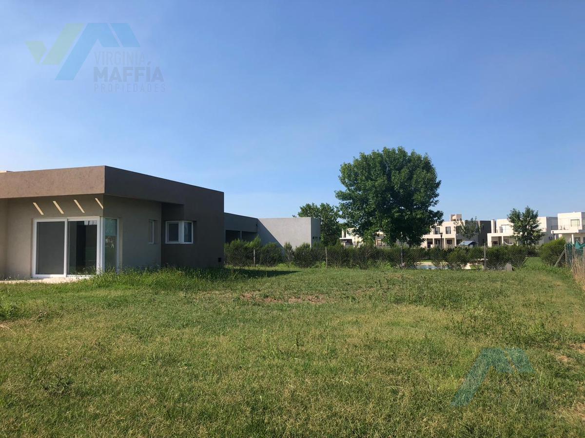 Casa en una planta con pileta en lote de 1000m2 - Haras Santa Maria El Trebol