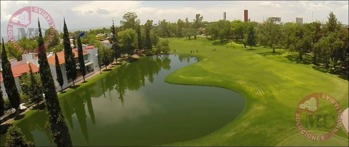 Exclusiva Casa a la Venta en Condominio Residencial Pulgas Pandas Norte, Aguascalientes.