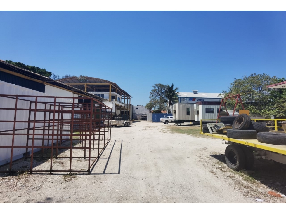 RENTA BODEGA INDUSTRIAL CON OFICINAS EN COL PALLAS CIUDAD DEL CARMEN