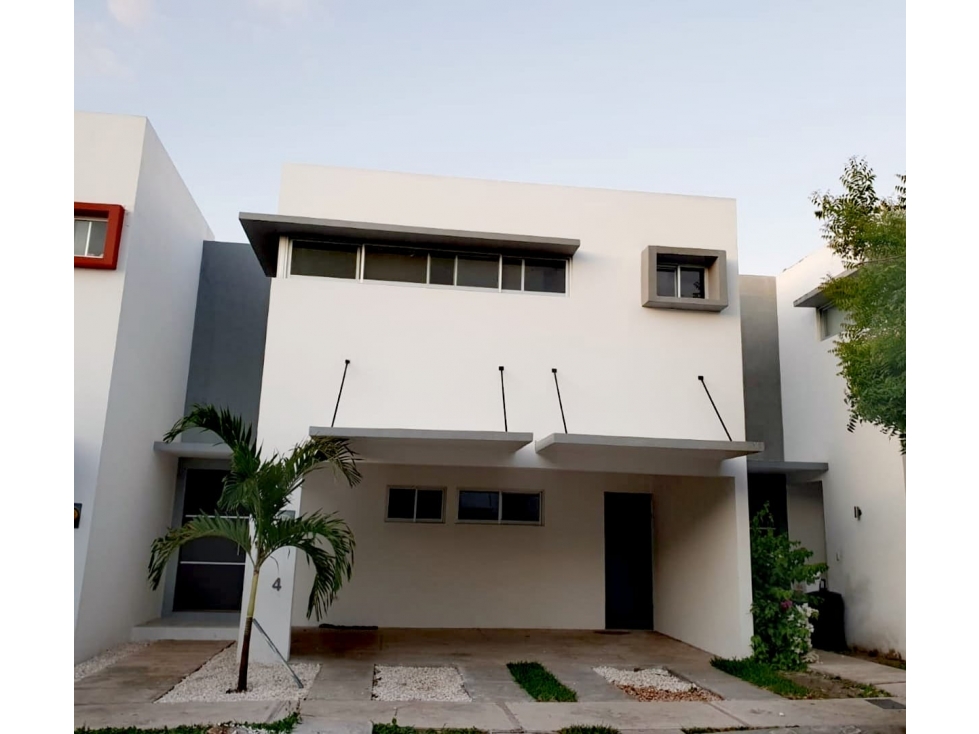 VENTA CASA MODERNA DE 3 CUARTOS RESIDENCIAL LOS BOSQUES CD DEL CARMEN