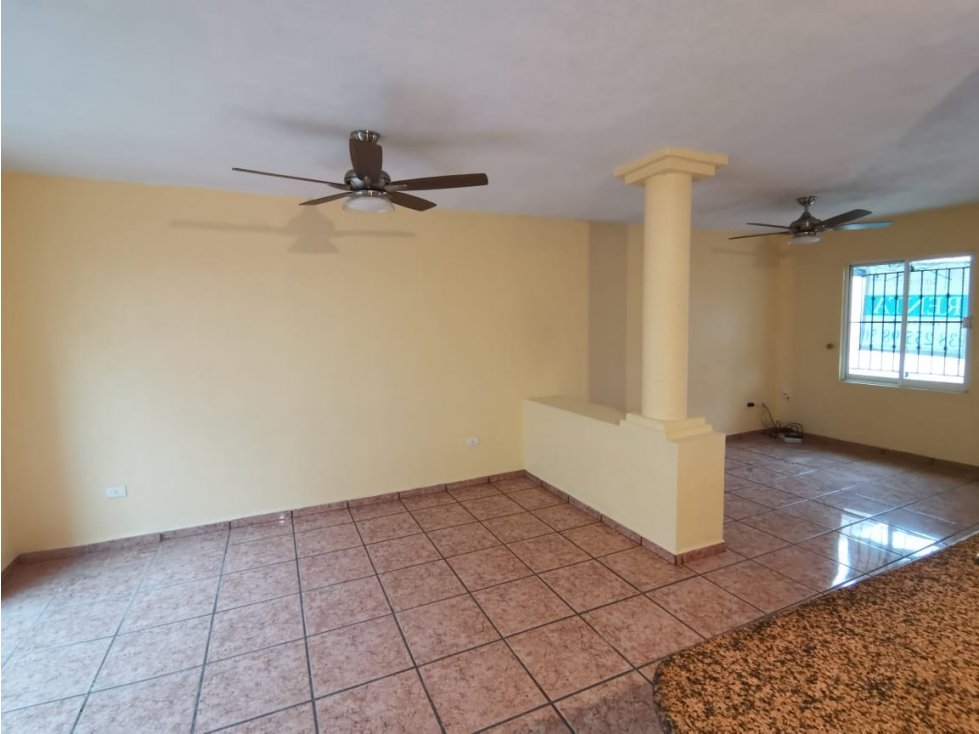 VENTA O RENTA CASA 3 CUARTOS VILLA FLORENCIA CIUDAD DEL CARMEN