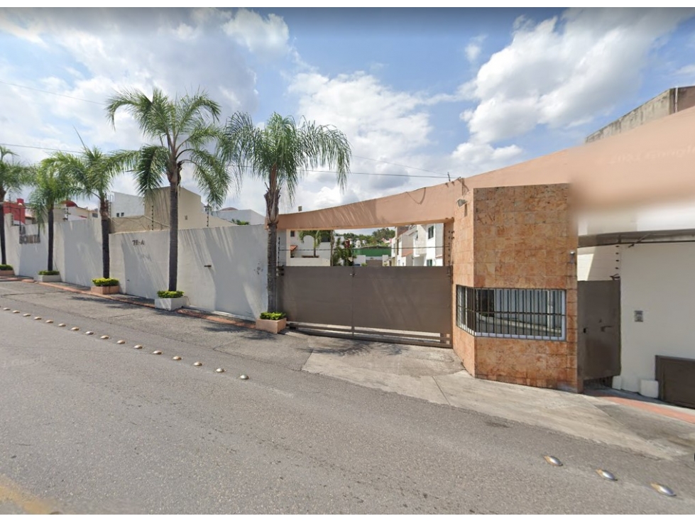 VENTA CASA EN AV. ATLACOMULCO 71-A, COL CANTARRANAS