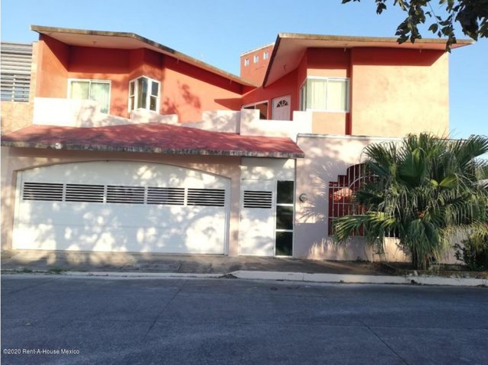 Casa en Venta en Calle Lirio,Puente de Bravo.RU 21-2192