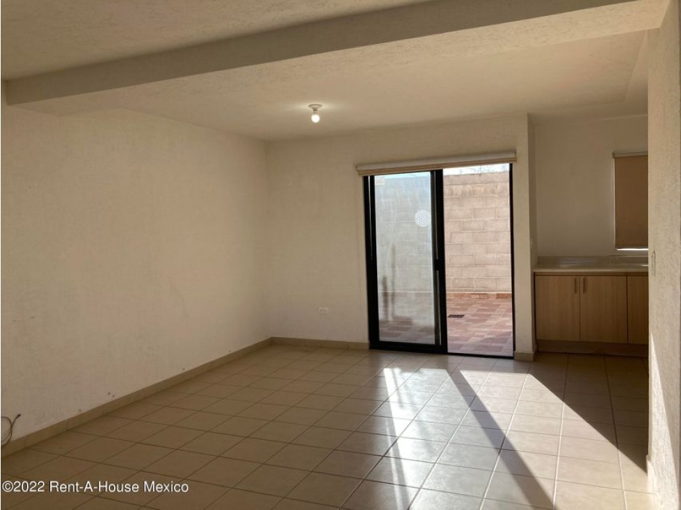 CASA EN VENTA TOTALMENTE EQUIPADA, en Rincones del Marques.