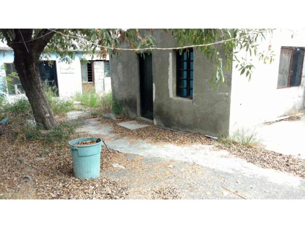 Casa para derrumbar en Lucio Blanco, San Pedro Garza García NL