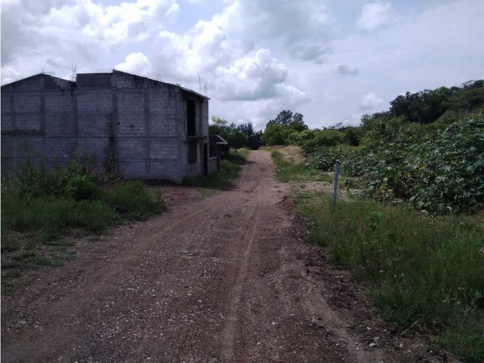 Lotes a 700 metros del centro de Tonatico