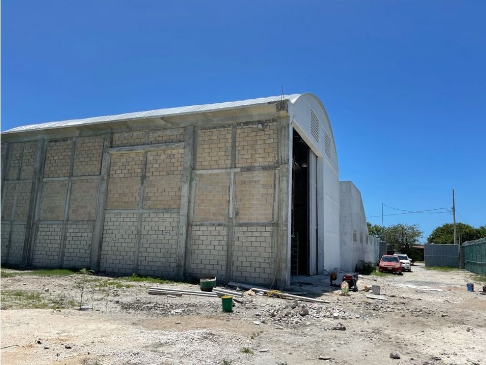 Renta de bodega con patio de maniobra en Ciudad del Carmen