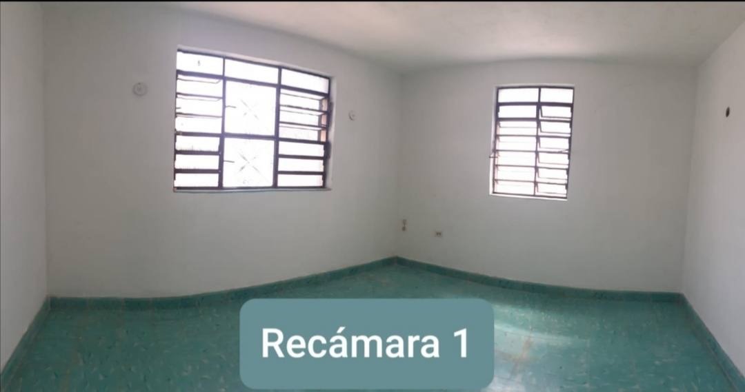 Se vende casa en Mercedes Barrera